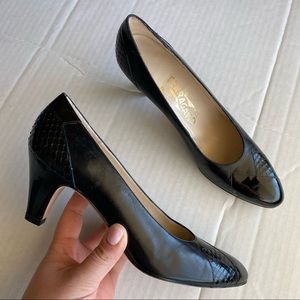 Salvatore Ferragamo Size 7.5 Black Leather Almond-Toe Slip Kitten Heel Stiletto